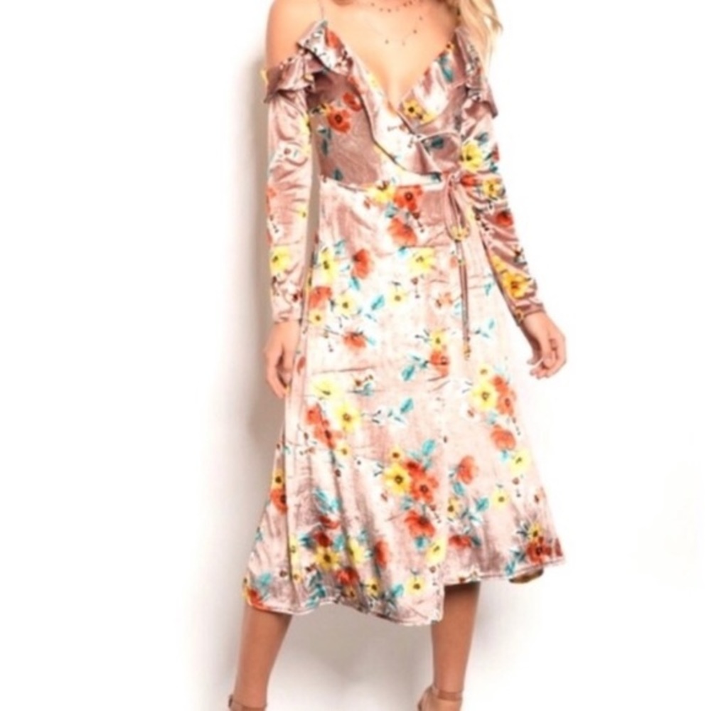 ✨HP✨NEW LUSCIOUS VELVET FLORAL COLD SHOULDER SLIP WRAP DRESS✨LONG SLEEVE‎ - Picture 4 of 10
